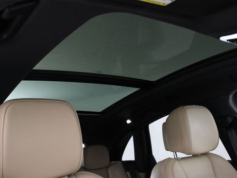 Certified 2025 Porsche Macan image 25