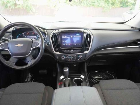 Used 2020 Chevrolet Traverse LT image 12