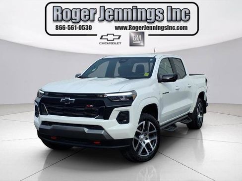 Used 2023 Chevrolet Colorado Z71 w/ Z71 Convenience Package 2 image 1