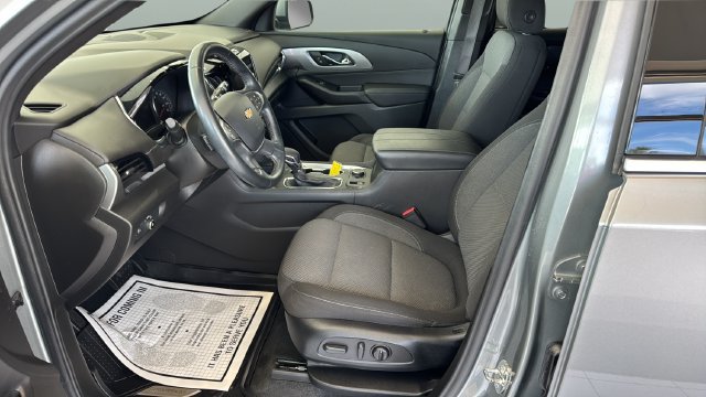 Used 2023 Chevrolet Traverse LT FWD image 7