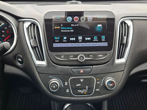 Used 2016 Chevrolet Malibu LT FWD image 15
