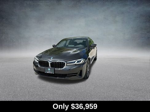 Used 2022 BMW 530i xDrive w/ Convenience Package image 4