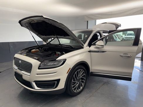 Used 2019 Lincoln Nautilus Reserve image 17