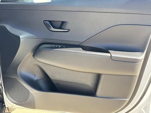New 2026 Hyundai Kona SE FWD image 18