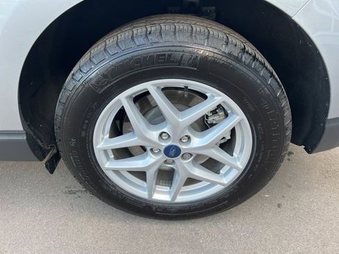 Certified 2022 Ford Edge SEL w/ Convenience Package image 9