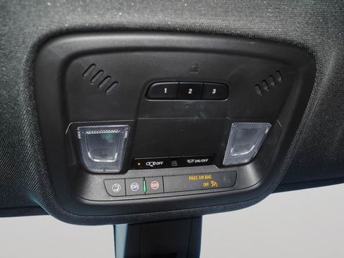 Certified 2023 Chevrolet Traverse LT FWD image 33
