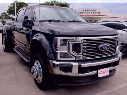 Used 2021 Ford F450 Lariat w/ Lariat Ultimate Package AWD/4WD image 2