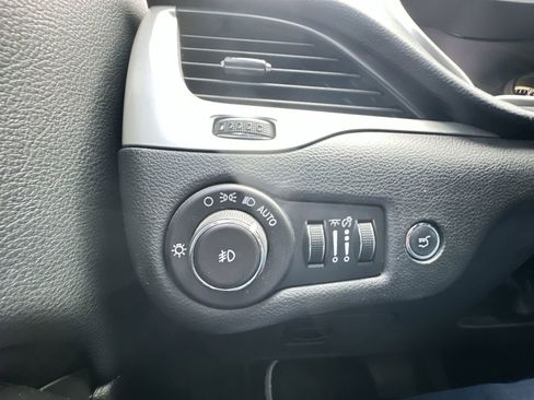 Used 2015 Jeep Cherokee Trailhawk w/ Comfort/Convenience Group image 18