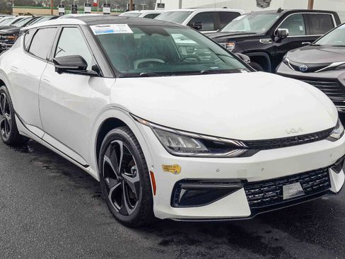 Used 2022 Kia EV6 GT-Line w/ GT-Line Suede Seat Package image 20