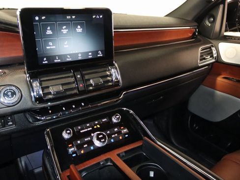 Used 2020 Lincoln Navigator L Reserve w/ Luxury Package image 56