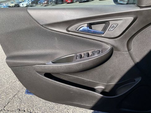 Used 2021 Chevrolet Malibu LT FWD image 19