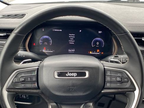 Used 2023 Jeep Grand Cherokee Limited AWD/4WD image 9