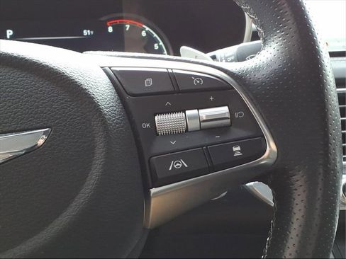 Used 2022 Genesis G70 2.0T image 14