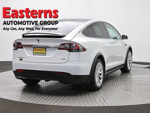 Used 2018 Tesla Model X 75D AWD/4WD image 5