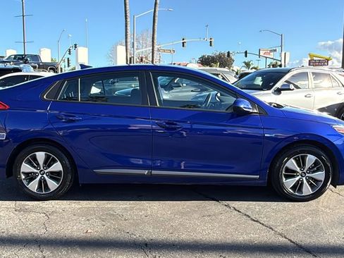 Used 2019 Hyundai Ioniq Plug-In Hybrid image 2
