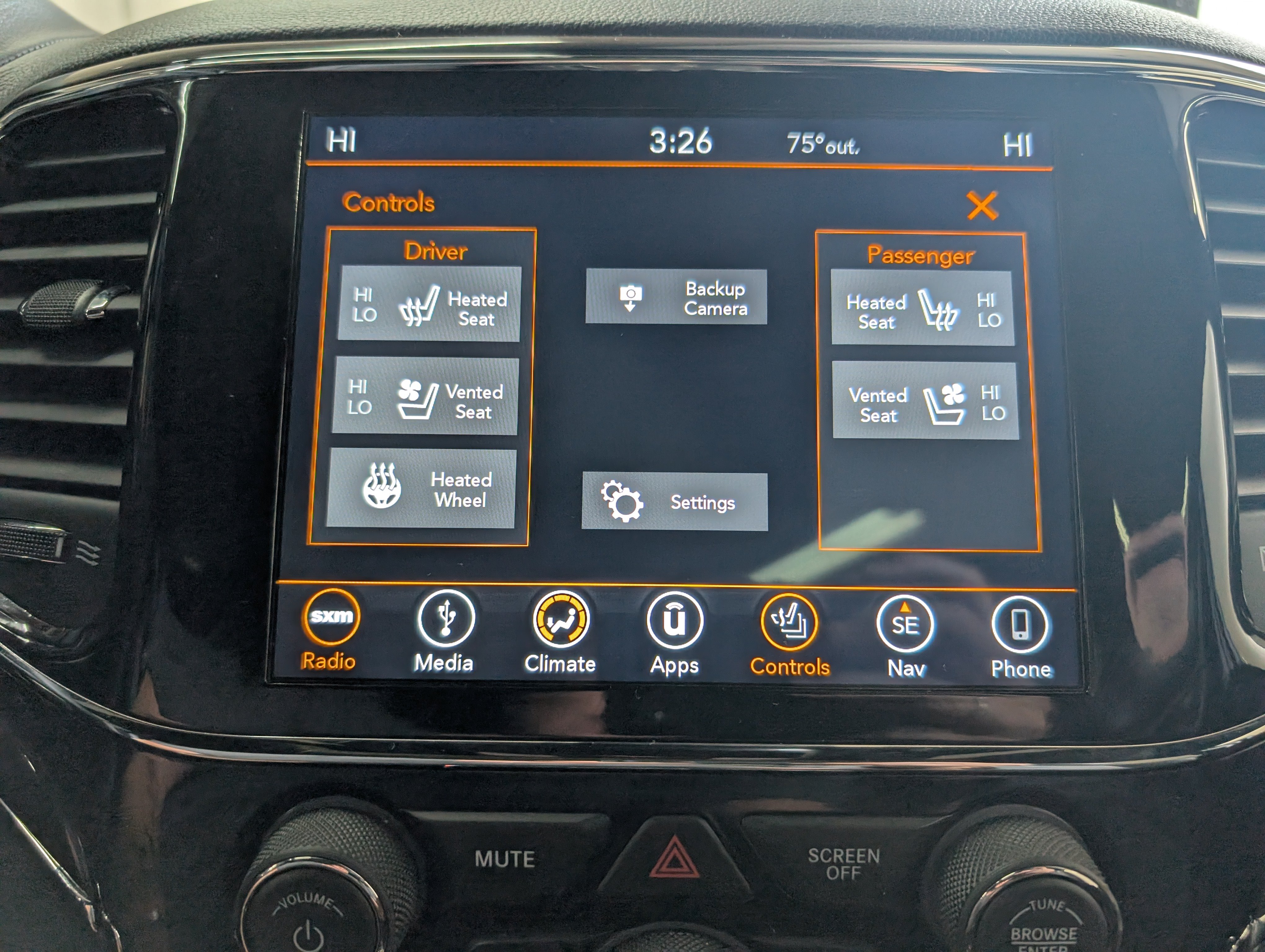 Used 2019 Jeep Grand Cherokee Overland AWD/4WD image 22