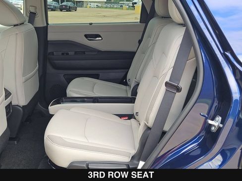 New 2026 Nissan Pathfinder SL FWD image 17