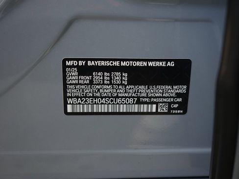 Used 2025 BMW 740i image 30