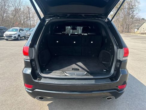 Used 2015 Jeep Grand Cherokee Altitude image 16