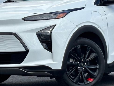 Used 2023 Chevrolet Bolt EUV Premier w/ Sun & Sound Package image 2