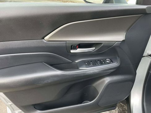 Used 2025 Toyota Grand Highlander FWD image 27