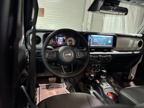 Used 2026 Jeep Wrangler Unlimited Sport AWD/4WD image 18