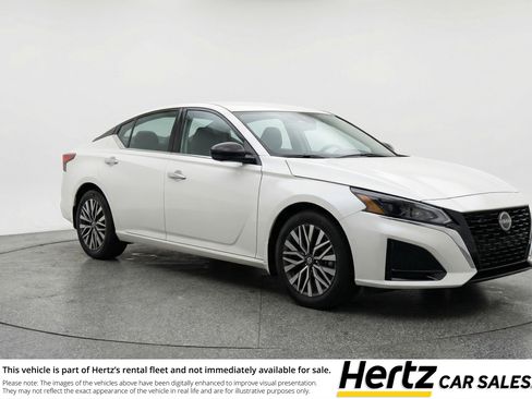 Used 2025 Nissan Altima 2.5 SV image 1