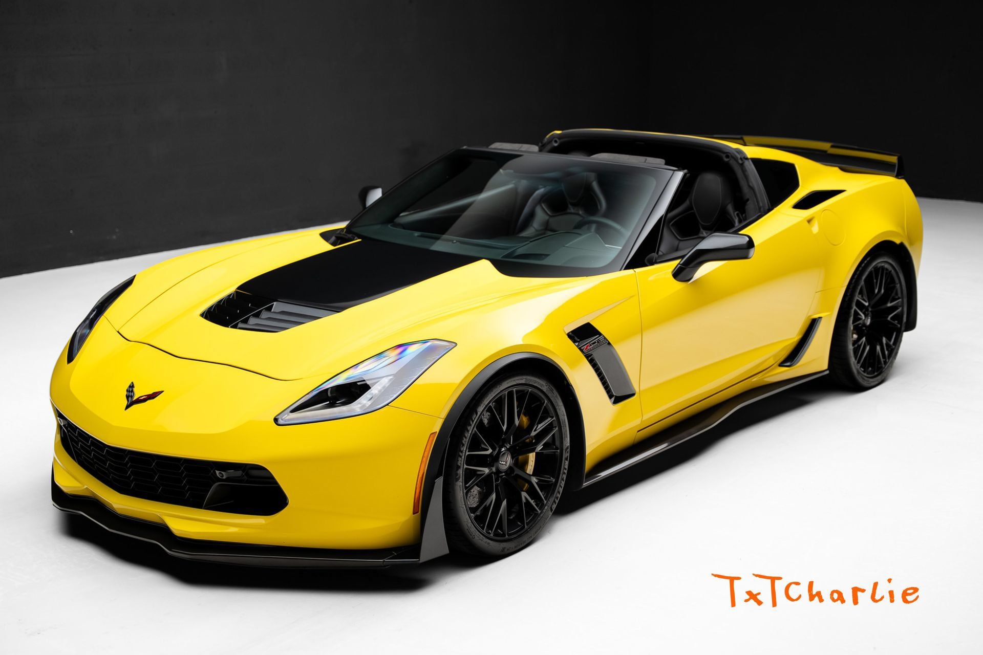 Used 2016 Chevrolet Corvette Z06 w/ 3LZ Preferred Equipment Group RWD image 1