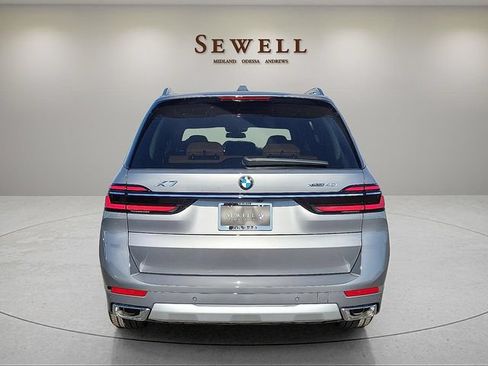 Used 2026 BMW X7 xDrive40i AWD/4WD image 4