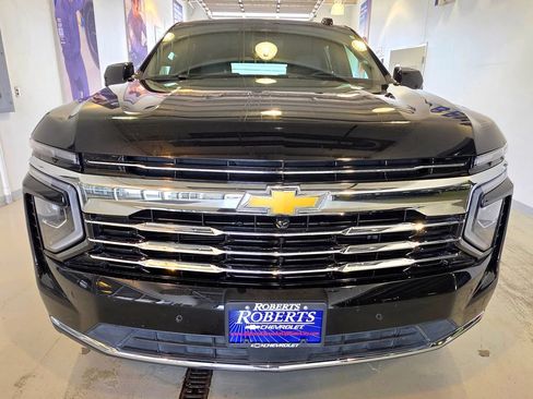Used 2025 Chevrolet Tahoe LT AWD/4WD image 2