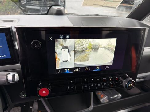 New 2025 Chevrolet Brightdrop 400 image 13