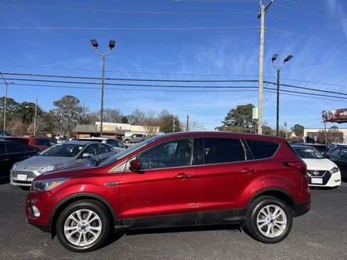 Used 2019 Ford Escape SE image 8
