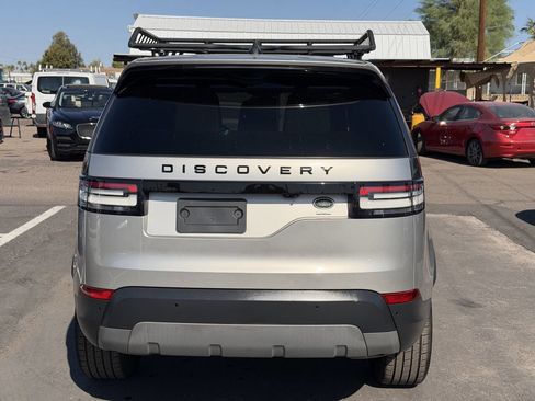 Used 2017 Land Rover Discovery SE image 10