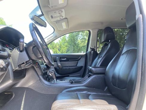 Used 2016 GMC Acadia SLT AWD/4WD image 17