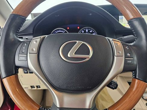 Used 2014 Lexus ES 300h w/ Luxury Package w/Bamboo Trim image 22