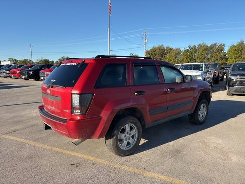 Used 2005 Jeep Grand Cherokee Laredo image 3