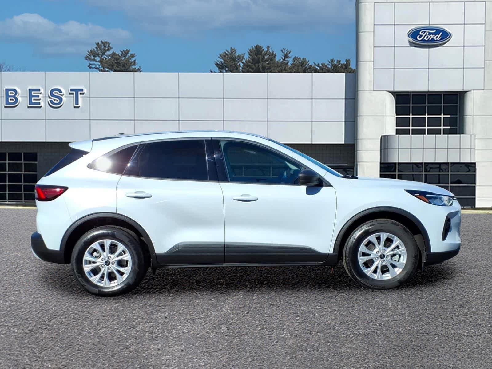 Used 2025 Ford Escape Active w/ Tech Pack #1 AWD/4WD image 9