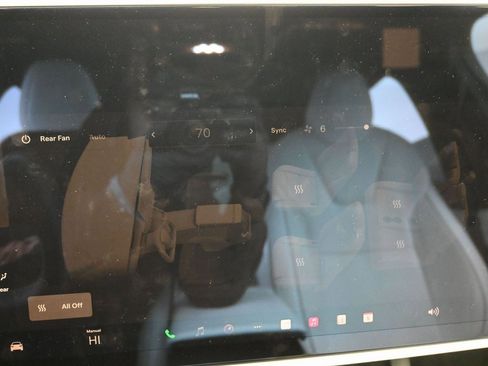 Used 2022 Tesla Model X Plaid image 17