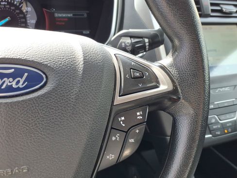 Used 2020 Ford Fusion SE FWD image 18