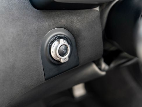 Used 2015 McLaren 650S Spider image 21