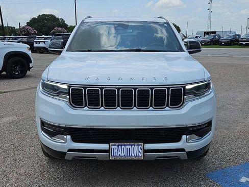Used 2024 Jeep Wagoneer L Series II RWD image 37