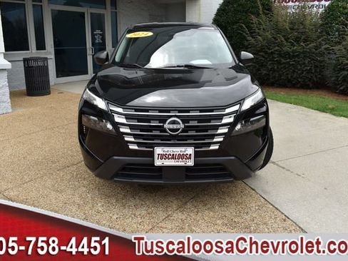 Used 2024 Nissan Rogue S AWD/4WD image 4