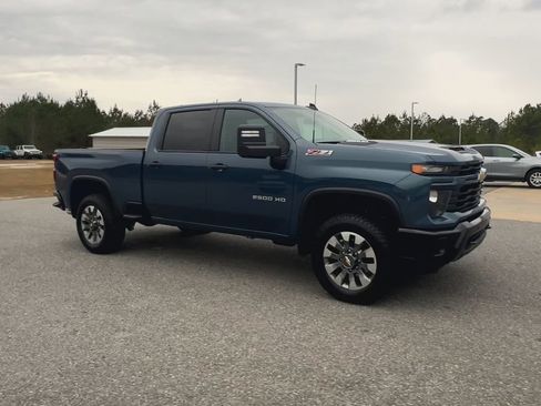 New 2025 Chevrolet Silverado 2500 Custom w/ Custom Value Package image 34