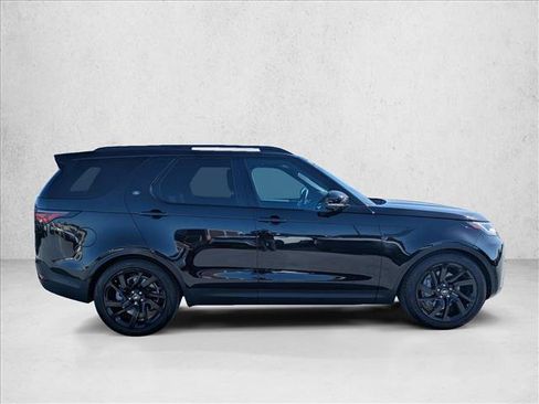 Used 2025 Land Rover Discovery S AWD/4WD image 4