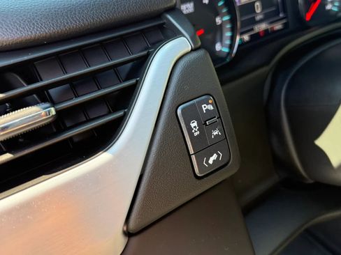 Used 2019 GMC Yukon XL SLT AWD/4WD image 19