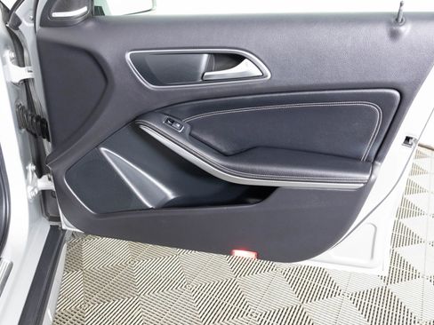 Used 2016 Mercedes-Benz GLA 250 GLA 250 image 40