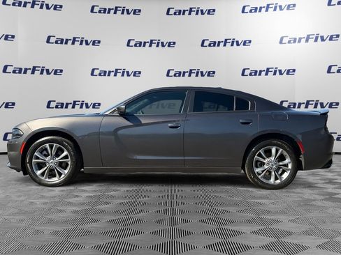 Used 2021 Dodge Charger SXT w/ Driver Convenience Group image 2