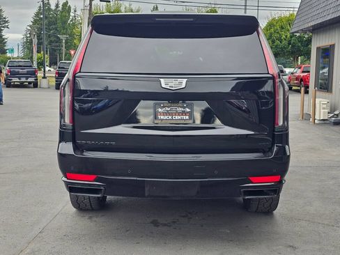 Used 2021 Cadillac Escalade Sport w/ Driver Assist Tech Package AWD/4WD image 4