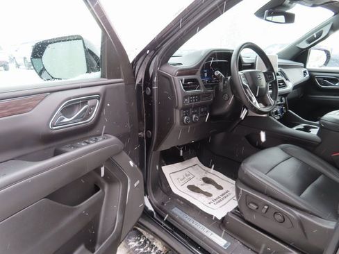 Used 2024 Chevrolet Tahoe Z71 w/ Z71 Off-Road Package image 16