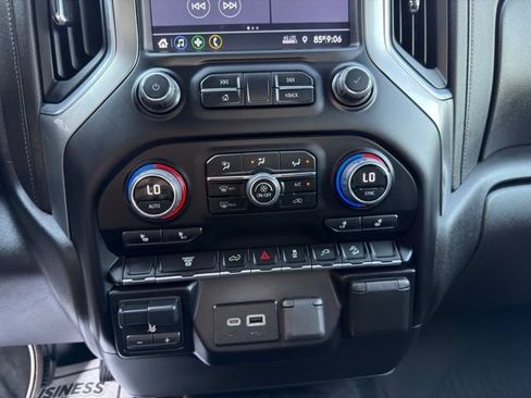 Used 2023 Chevrolet Silverado 2500 LT AWD/4WD image 21
